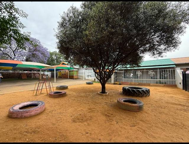 8 BEDROOM HOUSE FOR SALE IN VANDERBIJLPARK CW 6